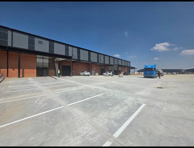 2,776M² WAREHOUSE TO LET IN GOSFORTH PARK